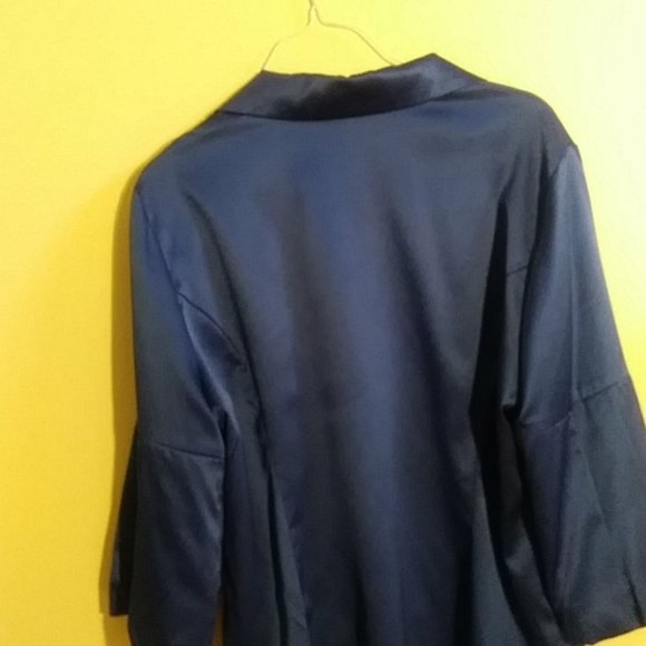 Blouse - Picture 11 of 12